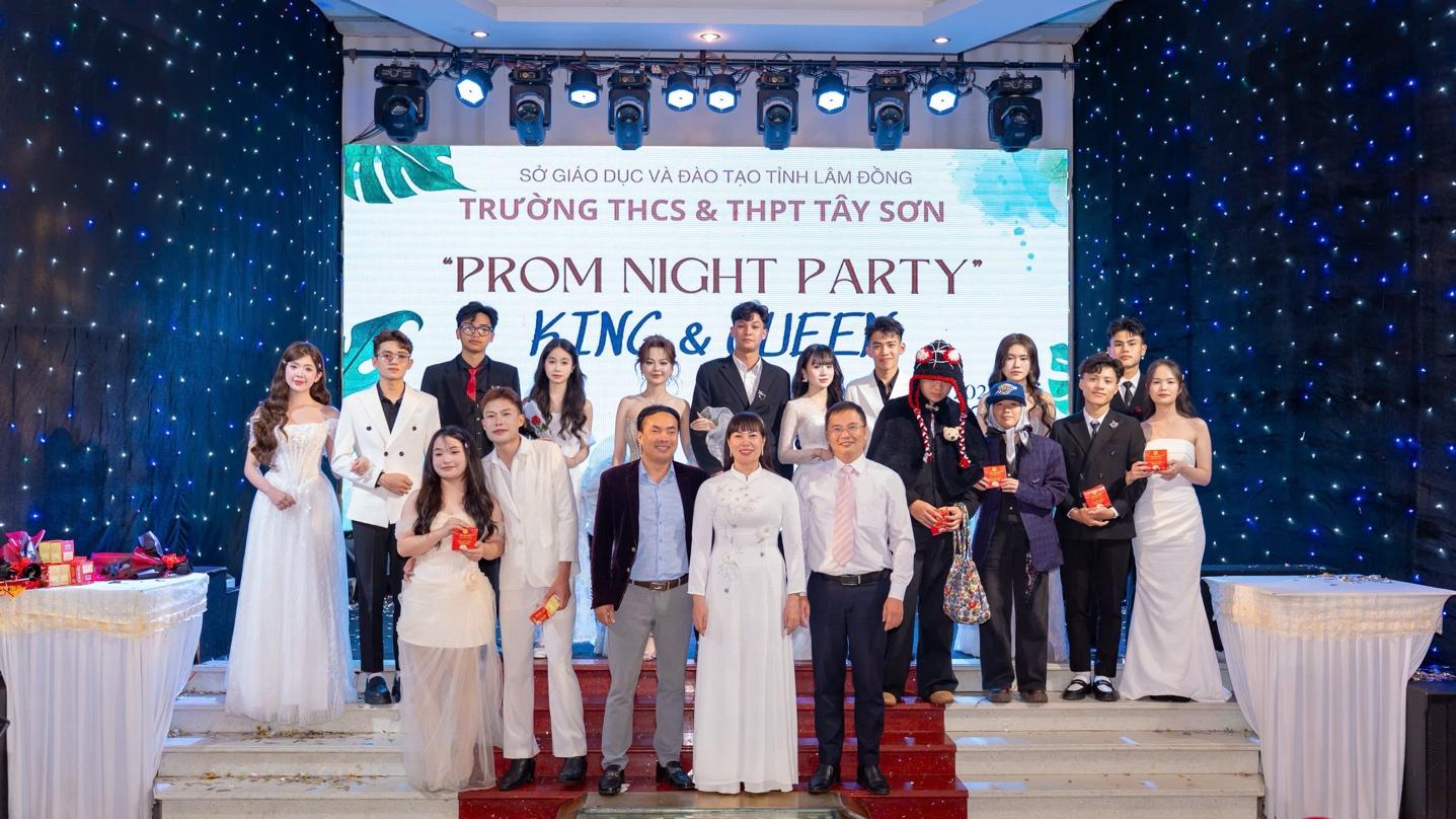 TRƯỜNG THCS & THPT TÂY SƠN – ĐÀ LẠT TỔ CHỨC TIỆC TRI ÂN VÀ TRƯỞNG THÀNH CHO HỌC SINH KHỐI 12 - NIÊN KHÓA 2022–2025
