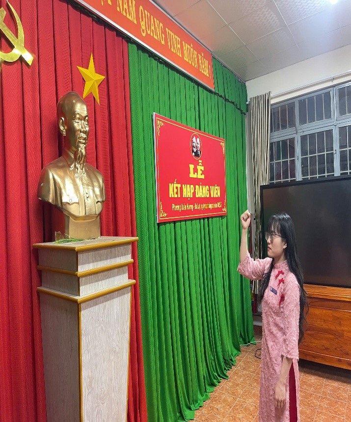 Chi Bộ 1 Tổ Chức Lễ Kết Nạp Đảng Viên Mới